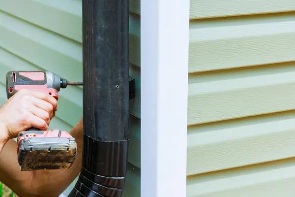 How Roofing Maintenance Services Extend Roof Lifespan