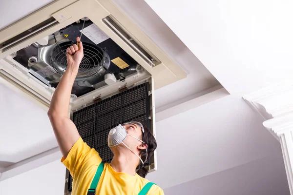 Common Issues HVAC Contractors Check When Cooling Falls Behind